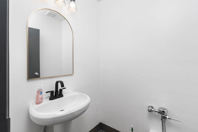 1305 13TH ST, Waynesboro, VA 22980