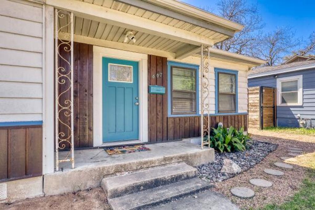 607 W North Loop BLVD, Austin, TX 78751