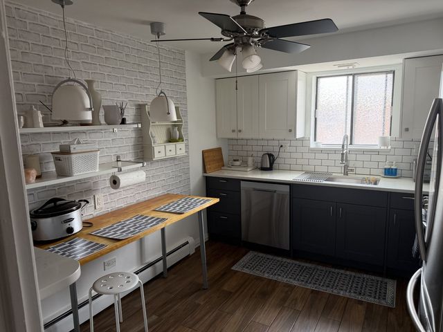 5321 N Delphia Avenue 322, Chicago, IL 60656