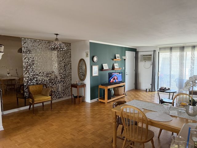 5321 N Delphia Avenue 322, Chicago, IL 60656