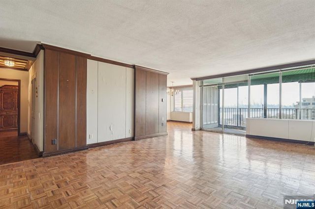 5 Horizon 1507, Fort Lee, NJ 07024