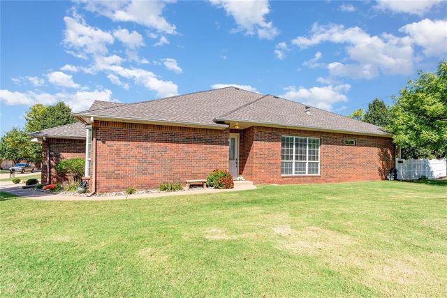 15400 Monarch Lane, Edmond, OK 73013