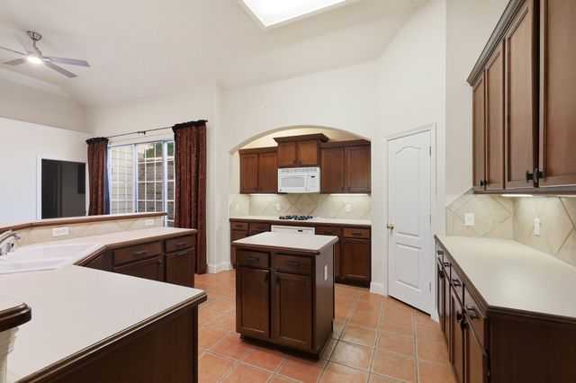 1726 Morning Glory, Carrollton, TX 75007