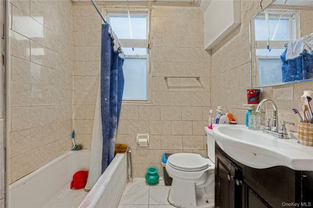 748 E 225 Street, Bronx, NY 10466