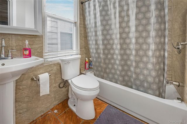 748 E 225 Street, Bronx, NY 10466