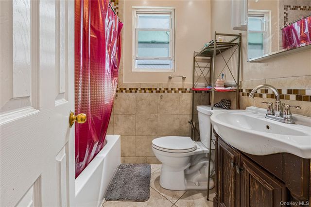 748 E 225 Street, Bronx, NY 10466