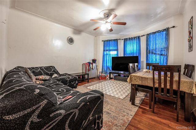 748 E 225 Street, Bronx, NY 10466
