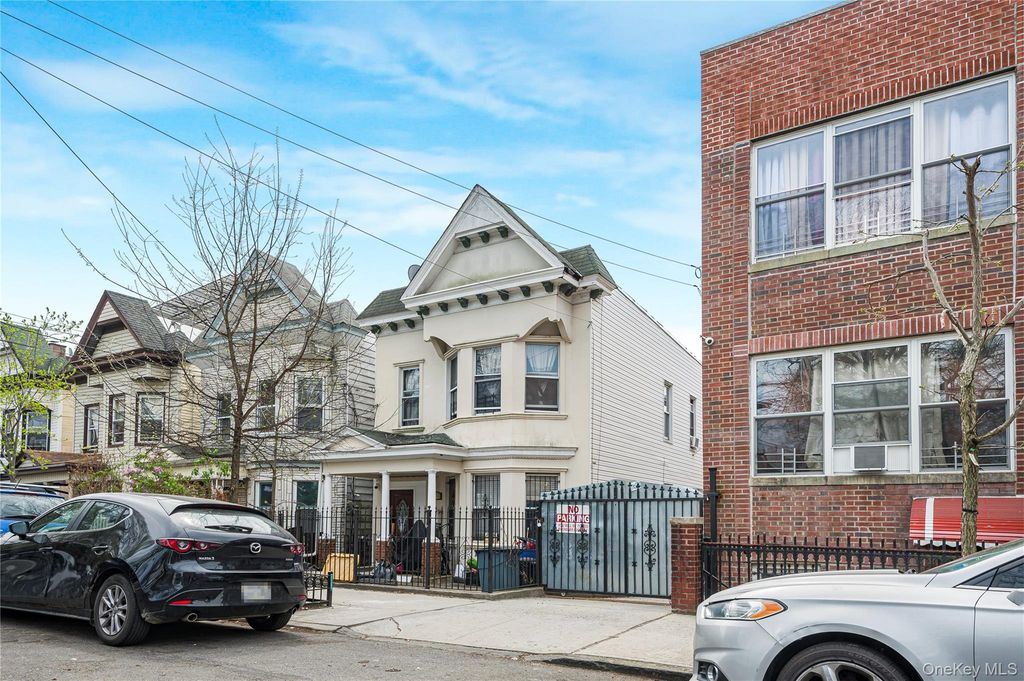 748 E 225 Street, Bronx, NY 10466