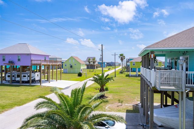 893 West Lane, Crystal Beach, TX 77650