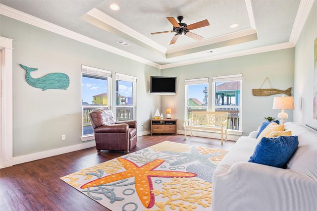 893 West Lane, Crystal Beach, TX 77650