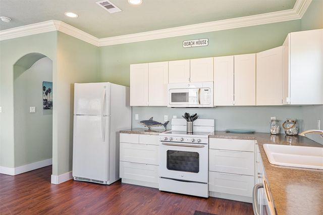 893 West Lane, Crystal Beach, TX 77650