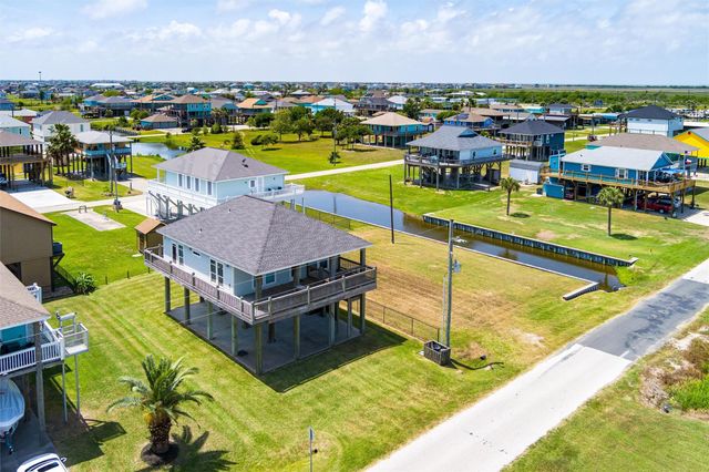 893 West Lane, Crystal Beach, TX 77650