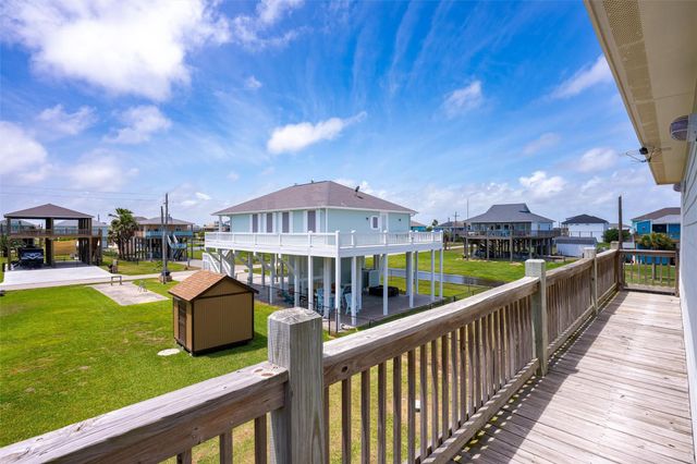 893 West Lane, Crystal Beach, TX 77650