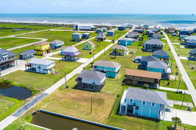 893 West Lane, Crystal Beach, TX 77650