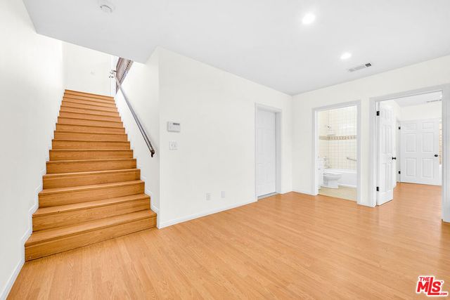 743 N Las Palmas Avenue, Los Angeles, CA 90038