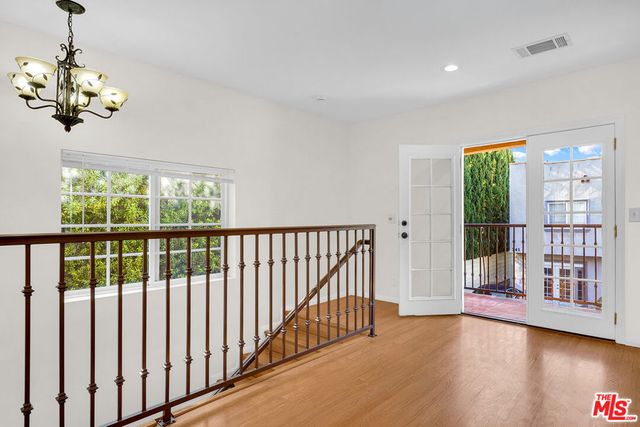 743 N Las Palmas Avenue, Los Angeles, CA 90038