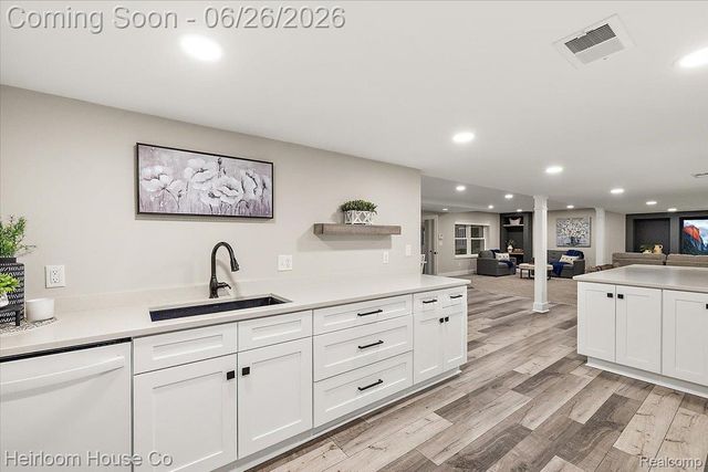 49001 Hanford Rd Road, Canton Charter Township, MI 48187