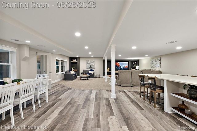 49001 Hanford Rd Road, Canton Charter Township, MI 48187