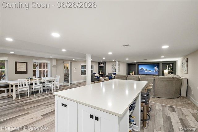 49001 Hanford Rd Road, Canton Charter Township, MI 48187