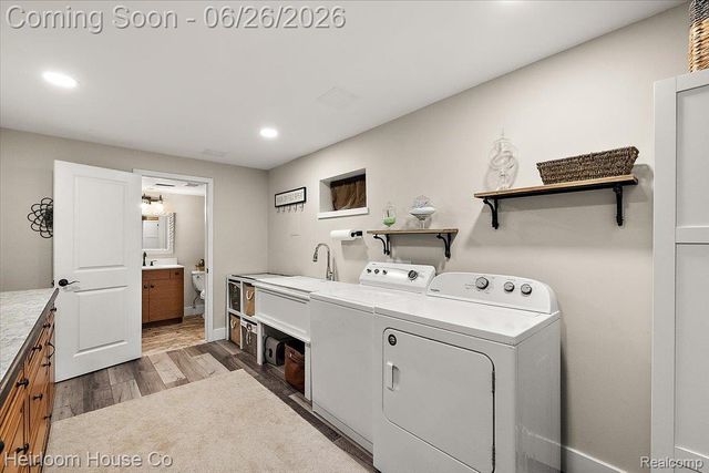 49001 Hanford Rd Road, Canton Charter Township, MI 48187
