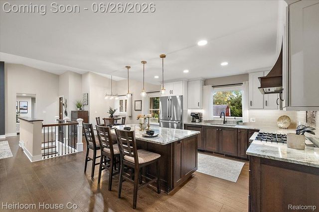 49001 Hanford Rd Road, Canton Charter Township, MI 48187