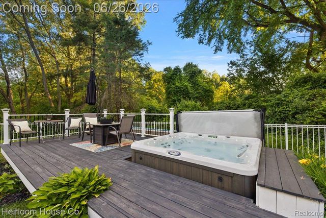 49001 Hanford Rd Road, Canton Charter Township, MI 48187