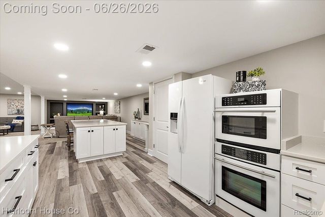49001 Hanford Rd Road, Canton Charter Township, MI 48187