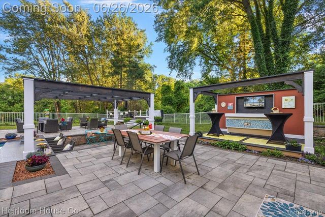 49001 Hanford Rd Road, Canton Charter Township, MI 48187