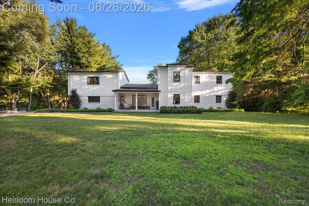 49001 Hanford Rd Road, Canton Charter Township, MI 48187