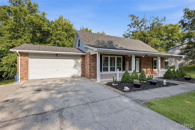 2855 Tommy Drive, Arnold, MO 63010