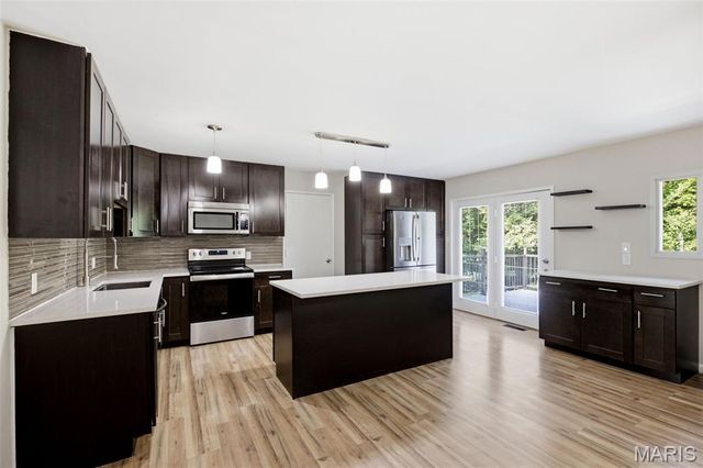 2855 Tommy Drive, Arnold, MO 63010