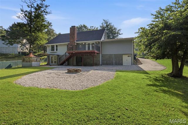 2855 Tommy Drive, Arnold, MO 63010
