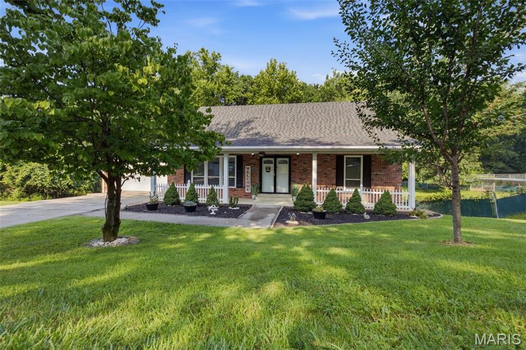 2855 Tommy Drive, Arnold, MO 63010