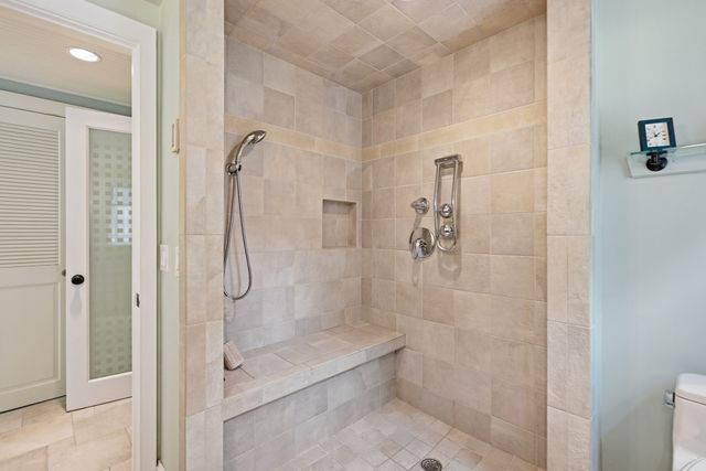 18 Manor Dr, Sandwich, MA 02537