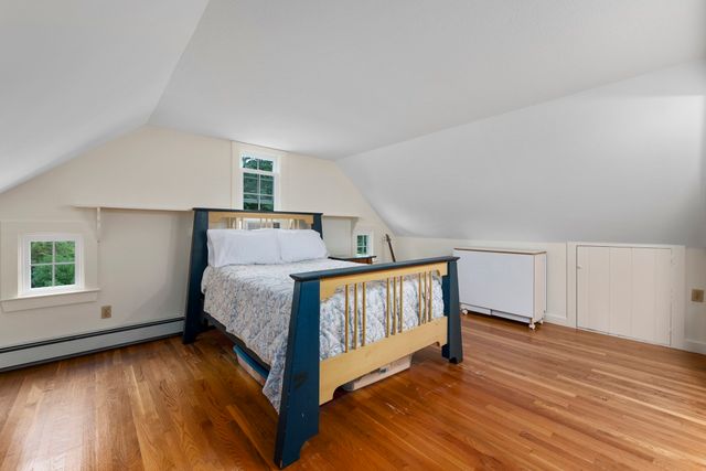 18 Manor Dr, Sandwich, MA 02537
