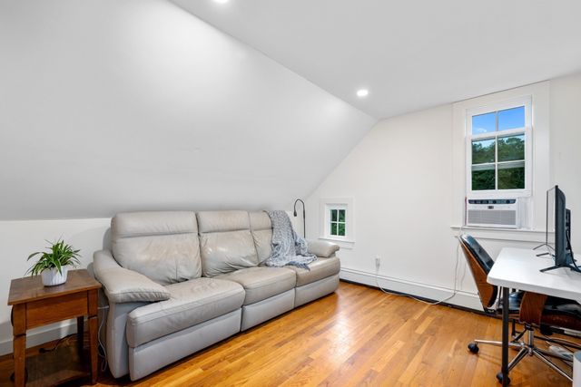 18 Manor Dr, Sandwich, MA 02537