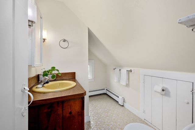 18 Manor Dr, Sandwich, MA 02537