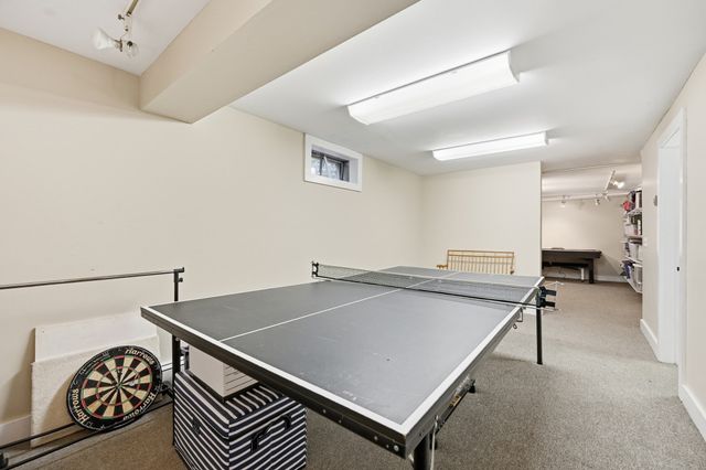18 Manor Dr, Sandwich, MA 02537