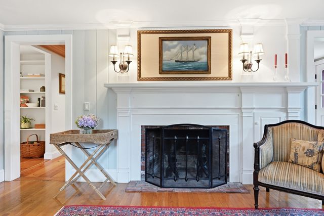 18 Manor Dr, Sandwich, MA 02537