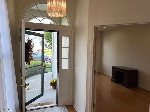 99 Saratoga Ct, Franklin Twp., NJ 08873