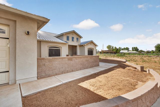 134 Orona Road, Los Lunas, NM 87031