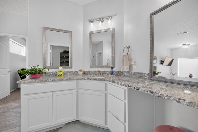 134 Orona Road, Los Lunas, NM 87031