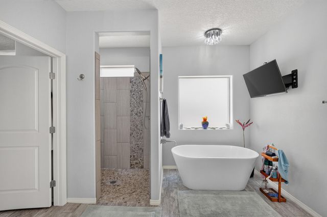 134 Orona Road, Los Lunas, NM 87031