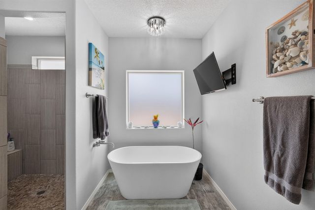 134 Orona Road, Los Lunas, NM 87031