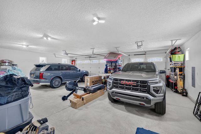 134 Orona Road, Los Lunas, NM 87031