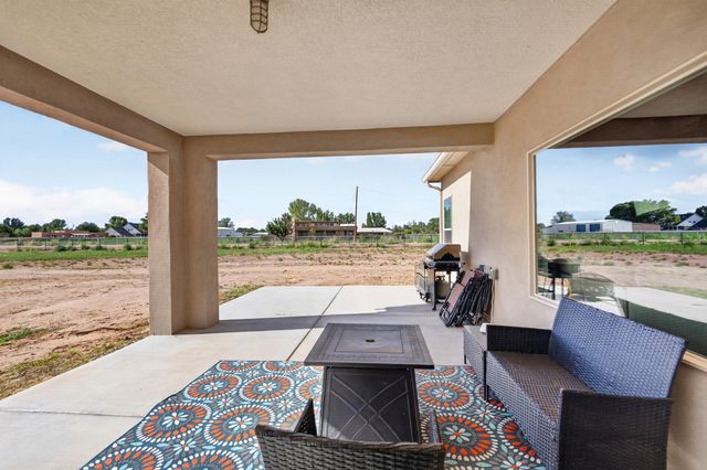 134 Orona Road, Los Lunas, NM 87031