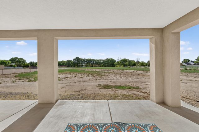 134 Orona Road, Los Lunas, NM 87031