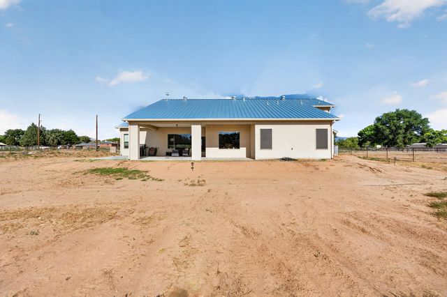 134 Orona Road, Los Lunas, NM 87031