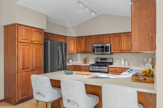 1160 Autumn Drive, Woodbury, MN 55125