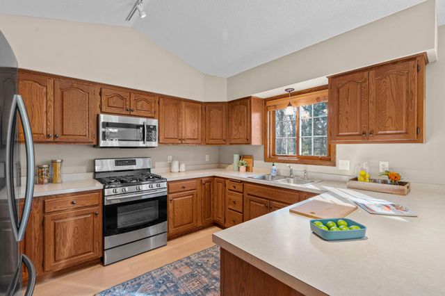 1160 Autumn Drive, Woodbury, MN 55125